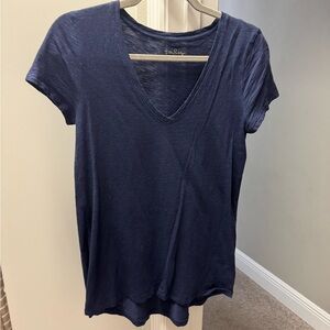 Lilly Pulitzer Women's V-Neck Short Sleeve Tee - Navy